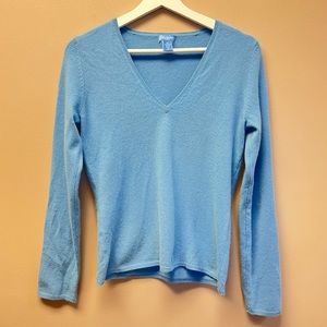 White + Warren Blue Cashmere V neck sweater Women’s M